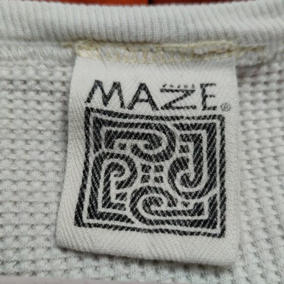 VTG Halloween Maze Cream Crewneck Thermal Sweatshirt L Casual Holiday Vampire - Picture 8 of 9